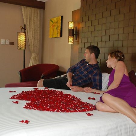 Khaolak Bayfront Resort Takuapa Екстер'єр фото