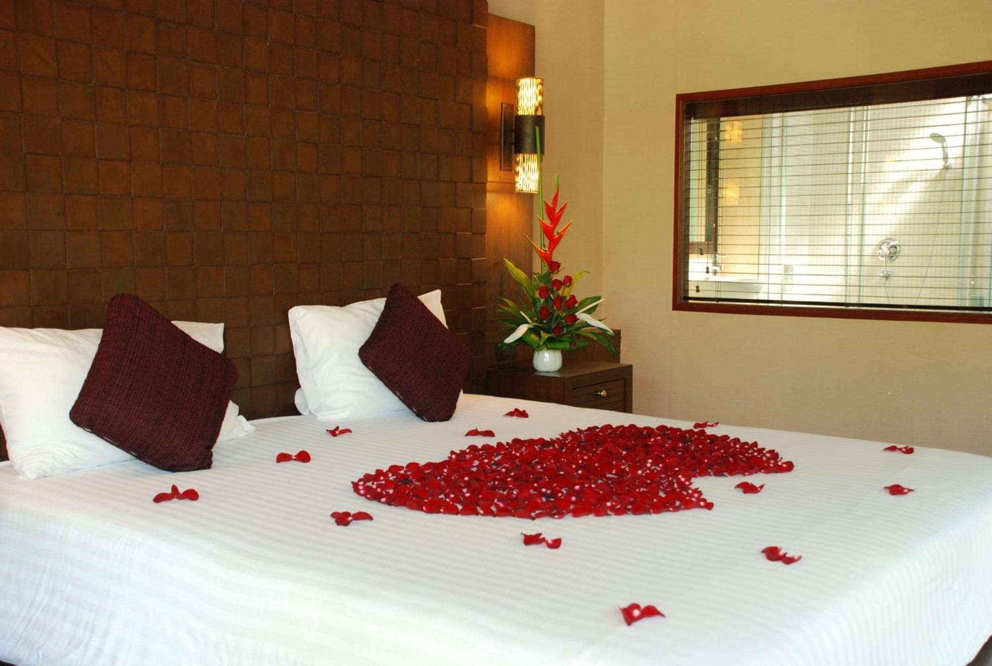 Khaolak Bayfront Resort Takuapa Екстер'єр фото