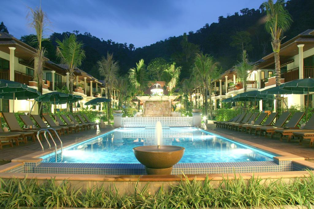 Khaolak Bayfront Resort Takuapa Екстер'єр фото