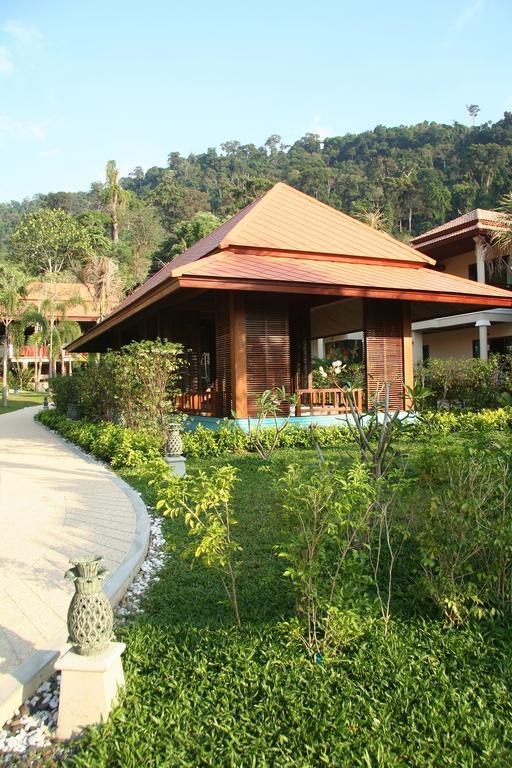 Khaolak Bayfront Resort Takuapa Екстер'єр фото