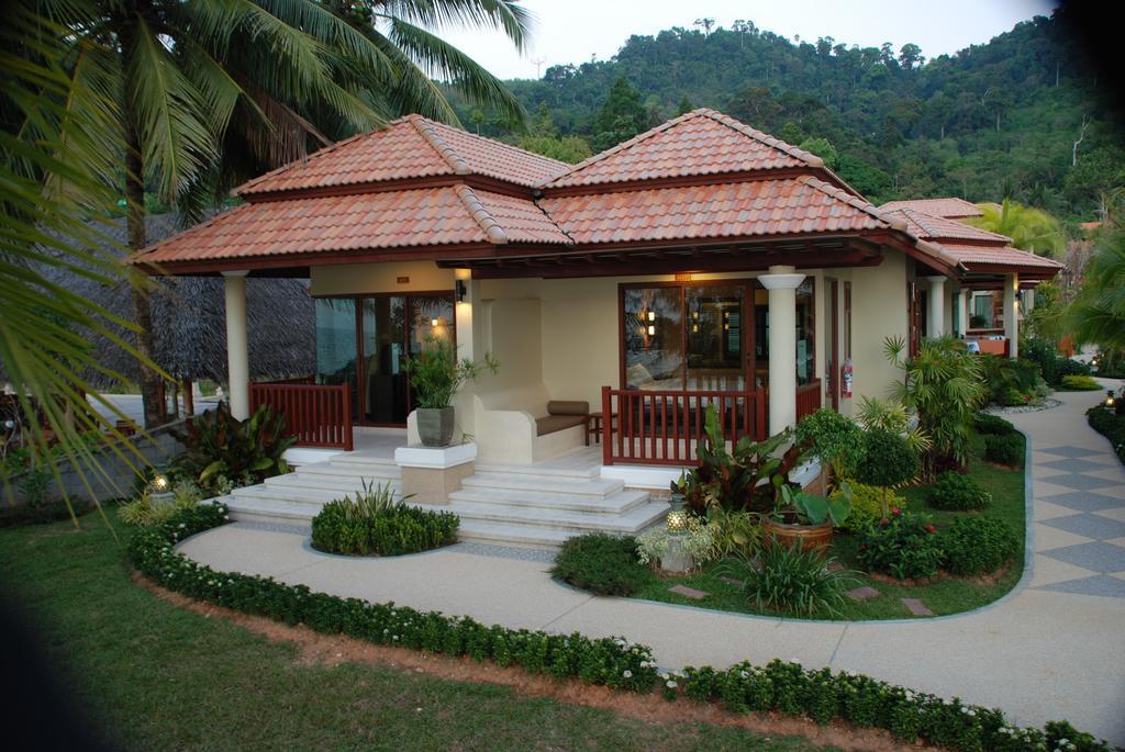 Khaolak Bayfront Resort Takuapa Екстер'єр фото