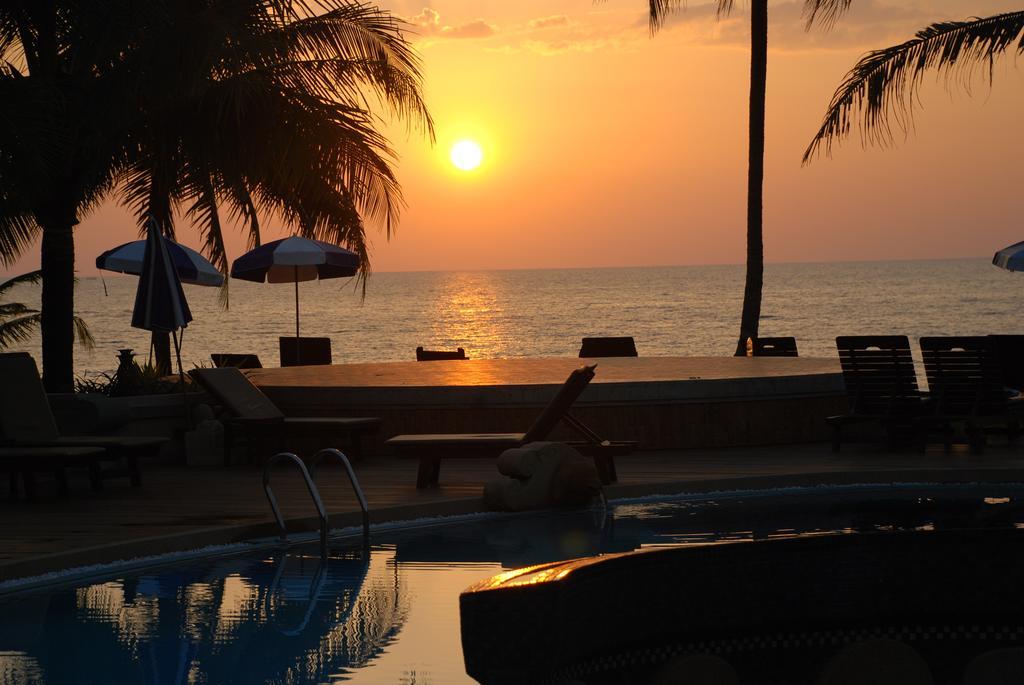 Khaolak Bayfront Resort Takuapa Екстер'єр фото