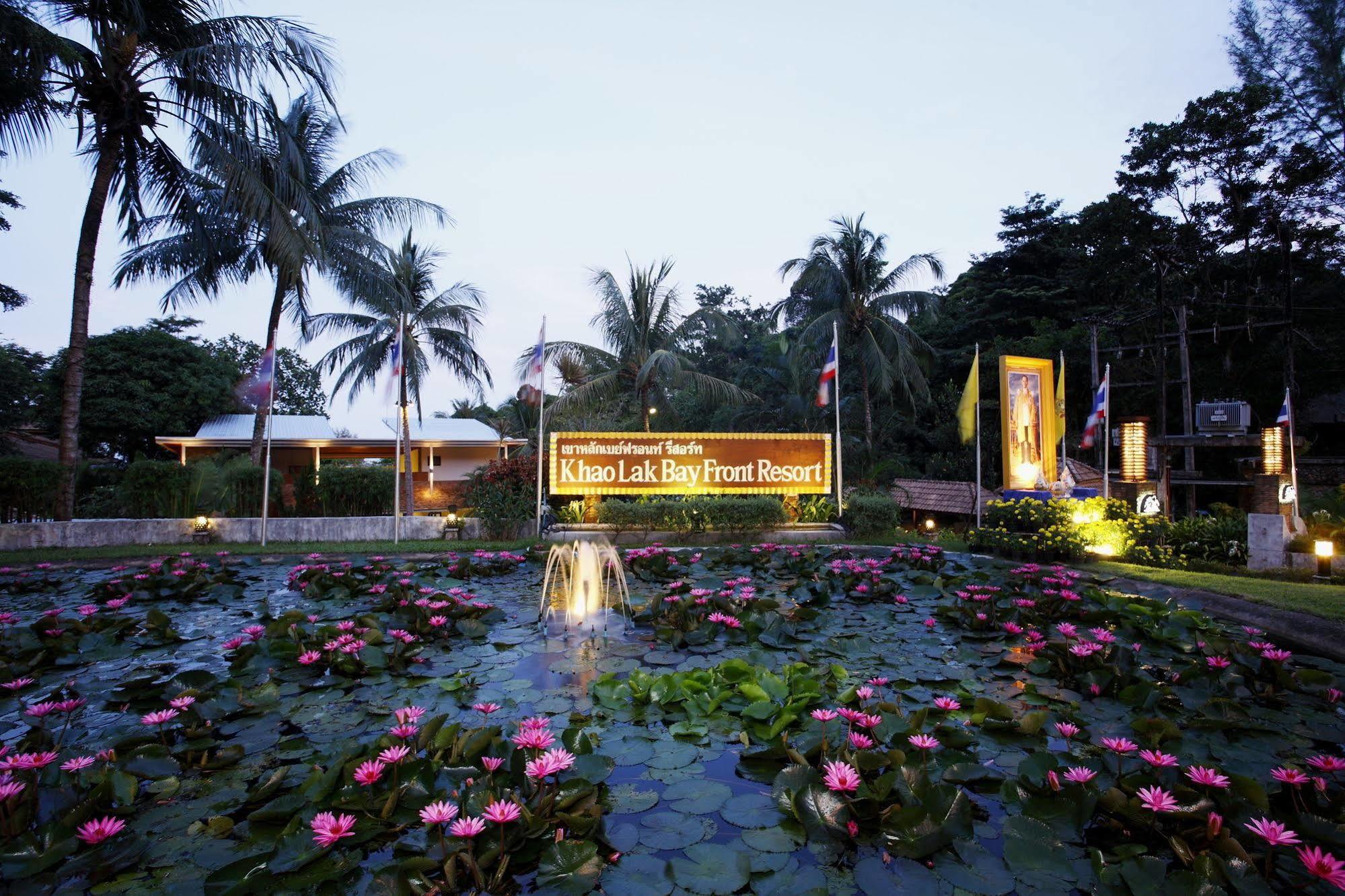 Khaolak Bayfront Resort Takuapa Екстер'єр фото