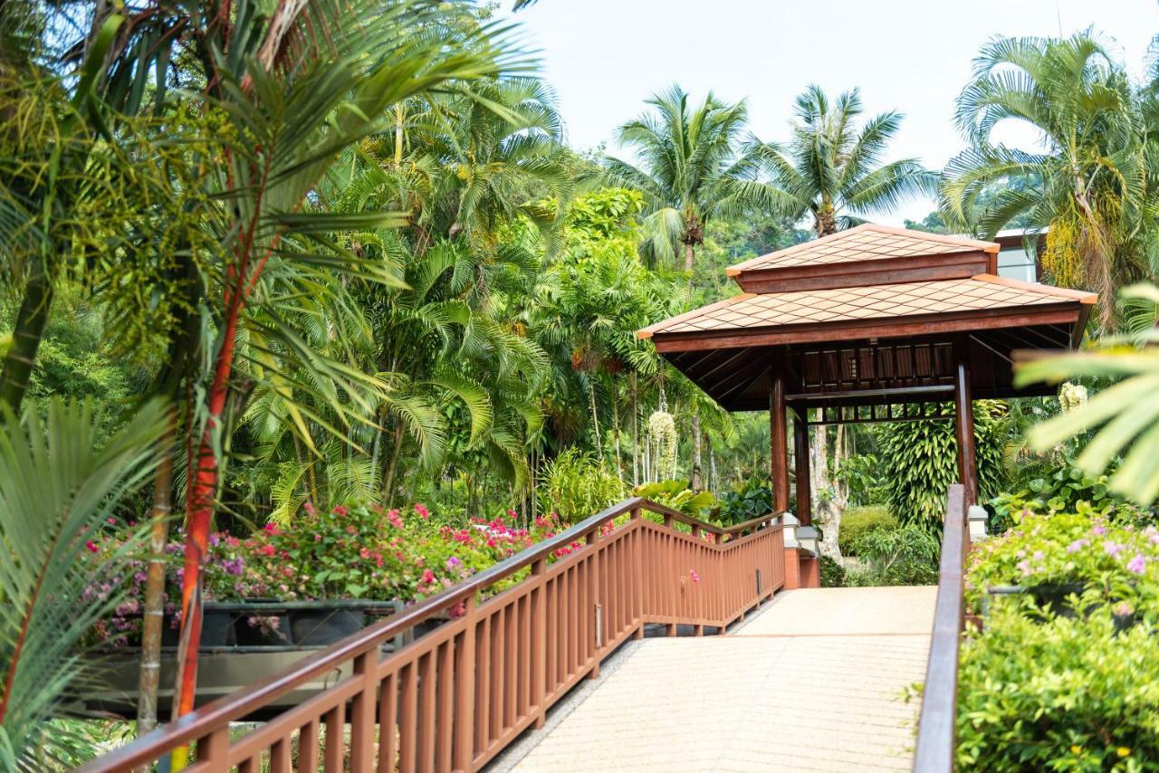 Khaolak Bayfront Resort Takuapa Екстер'єр фото