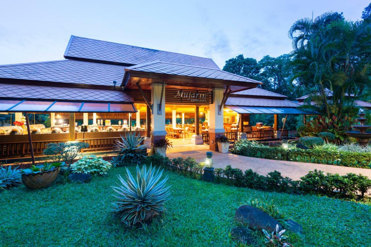 Khaolak Bayfront Resort Takuapa Екстер'єр фото